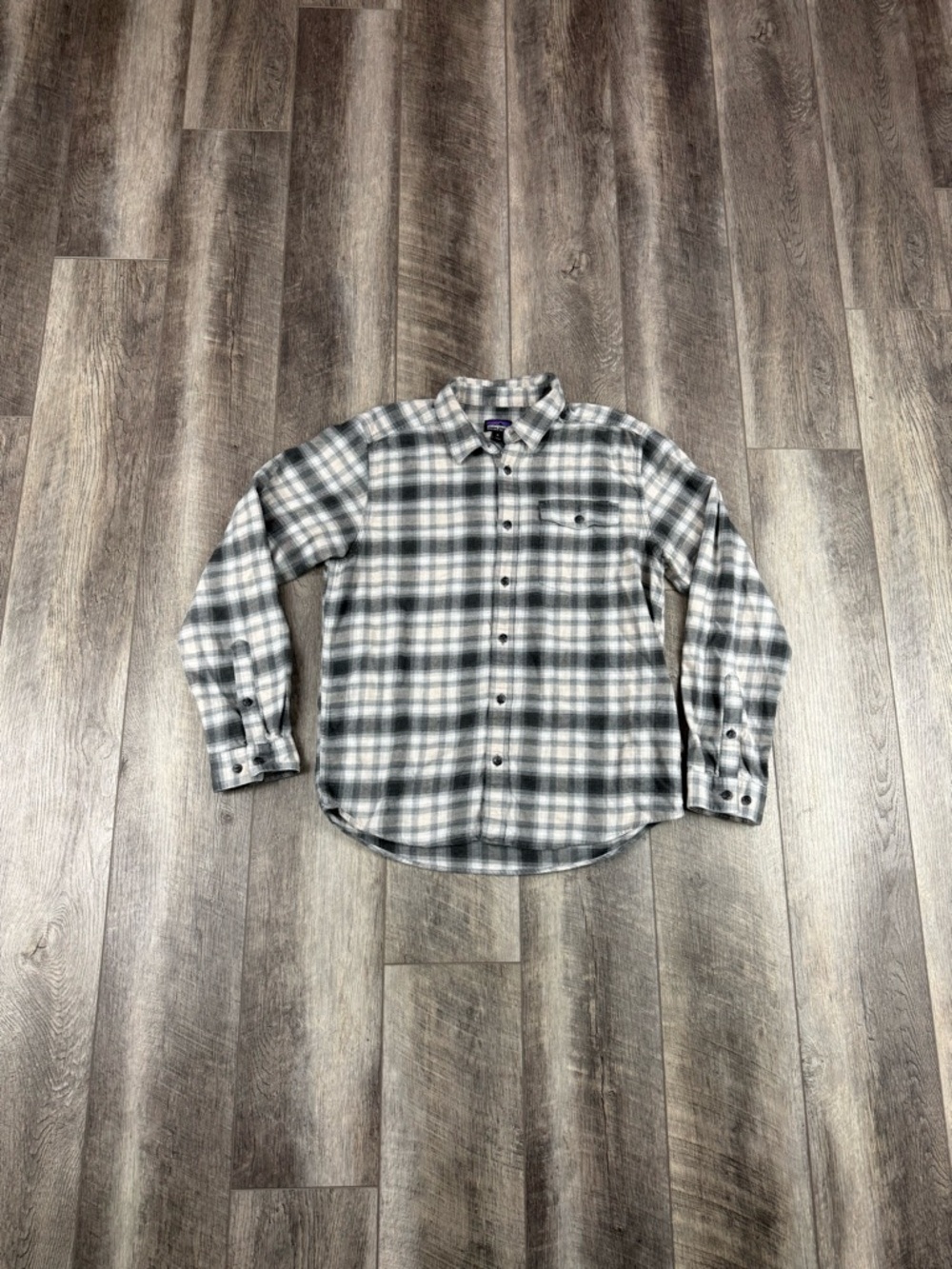 Patagonia Mens Grey Plaid Long‎ Sleeve